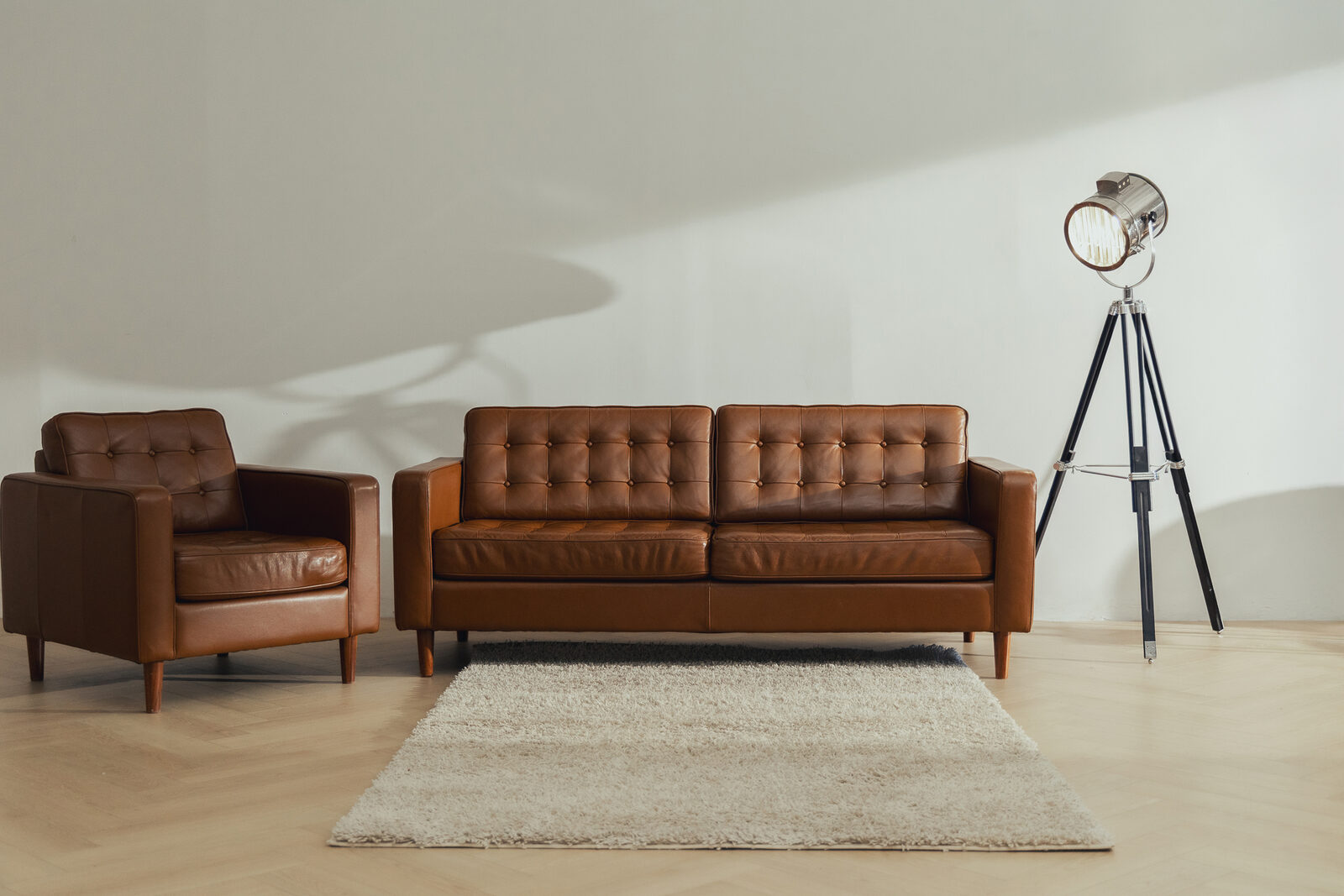 Creator Pro Membership — photographer working with client