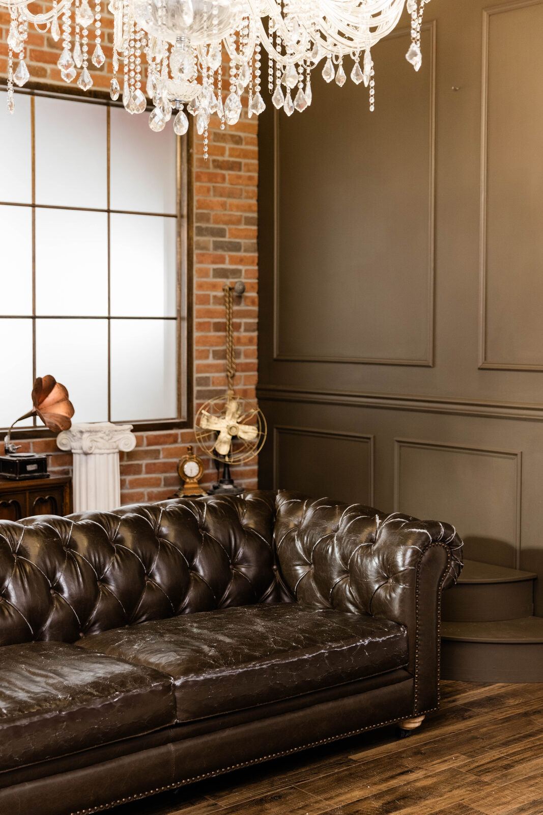 Mozart Studio — leather sofa detail