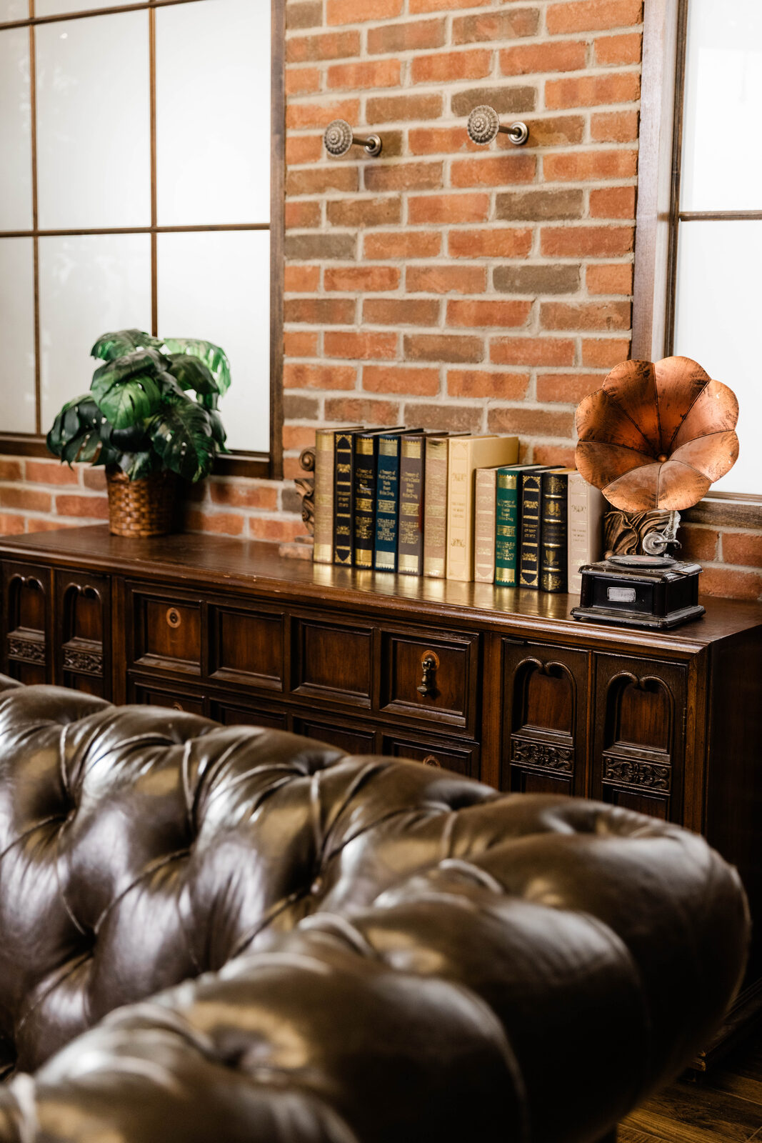 Mozart Studio — gramophone and books